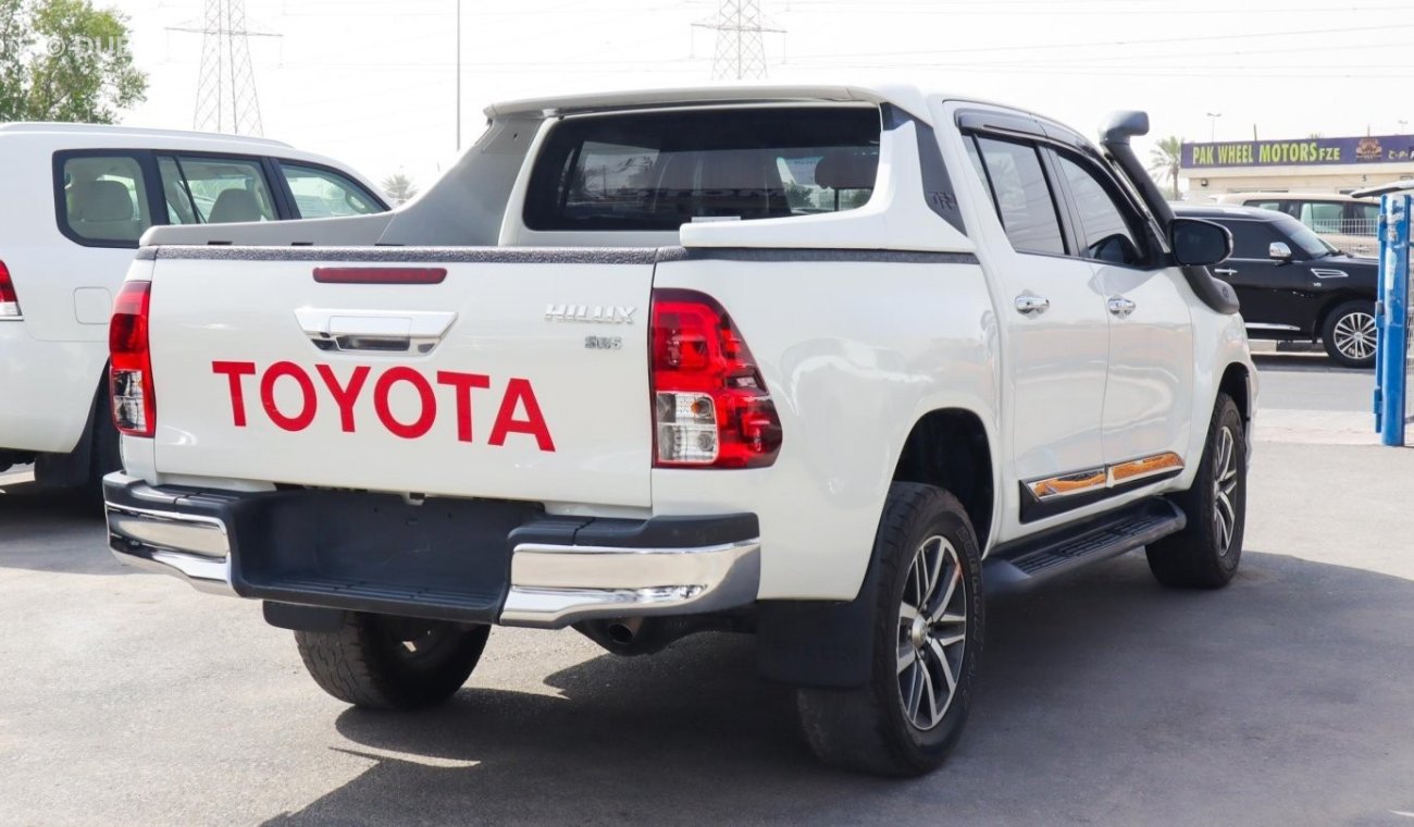 Toyota Hilux SR5 2.8 diesel Auto low kms as new