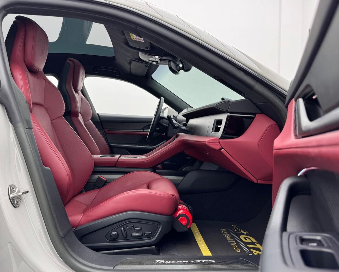 بورش تايكان 2023 Porsche Taycan GTS, 2028 Porsche Warranty, Porsche Service History, GCC