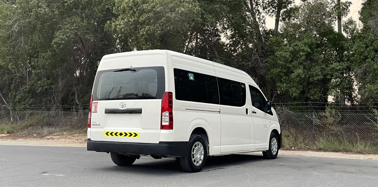 Toyota Hiace GL ACCIDENTS FREE - GCC - V6 - HIGHROOF - PERFECT CONDITION INSIDE OUT