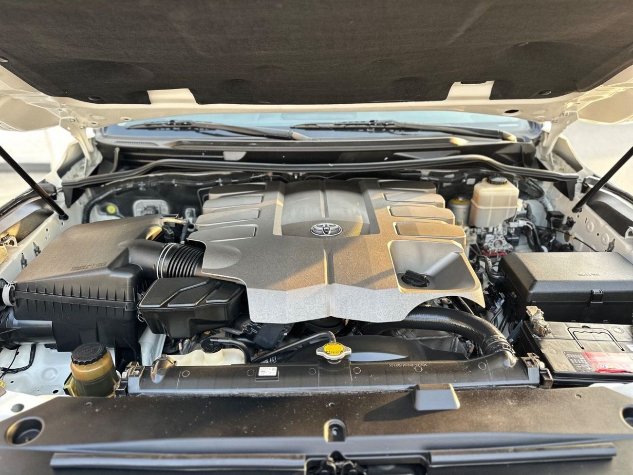 Toyota Land Cruiser GXR 4.6L