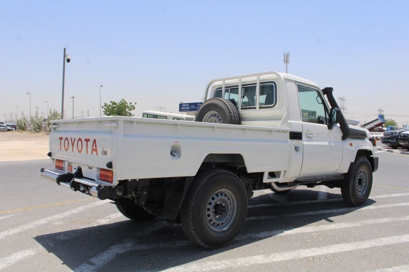 تويوتا لاند كروزر بيك آب  TOYOTA LANDCRUISER 79 2.8L DIESEL SINGLE CAB E MANUAL