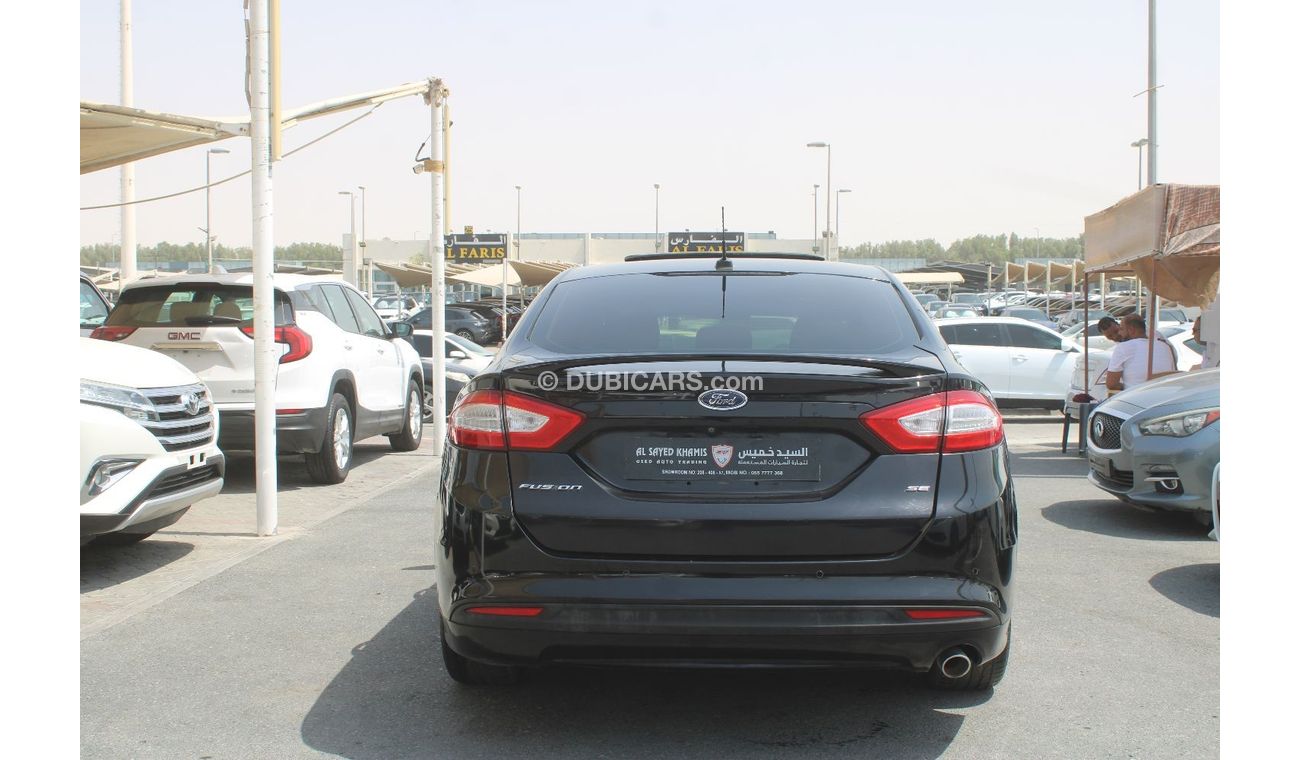 Ford Fusion SEL ACCIDENTS FREE- ORIGINAL PAINT - GCC - SUNROOF - CAR IS IN PERFECT CONDITION INSIDE OUT - GCC