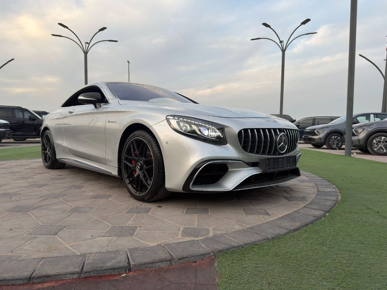 Mercedes-Benz S 63 AMG Std 5.5L