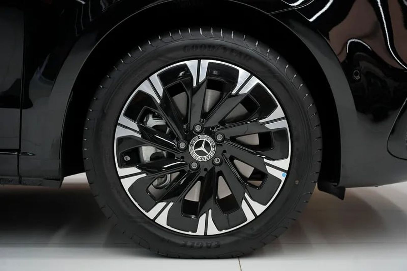 Mercedes Maybach V Class Maybach Mercede-Benz V 300 AVANTGARDE | GCC 0km | Agency Warranty | 360 View | 64 colors Ambeint Lights