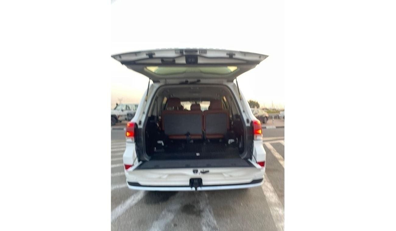 Toyota Land Cruiser 2016 Toyota Land Cruiser GXR + V6 4.0L 7 Seater - No accident - 111,000 Km