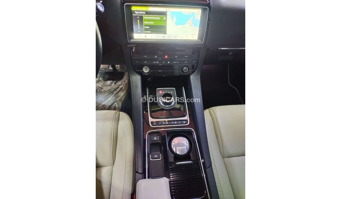 جاكوار F بيس جاكوار اف بيس سوبرجارج