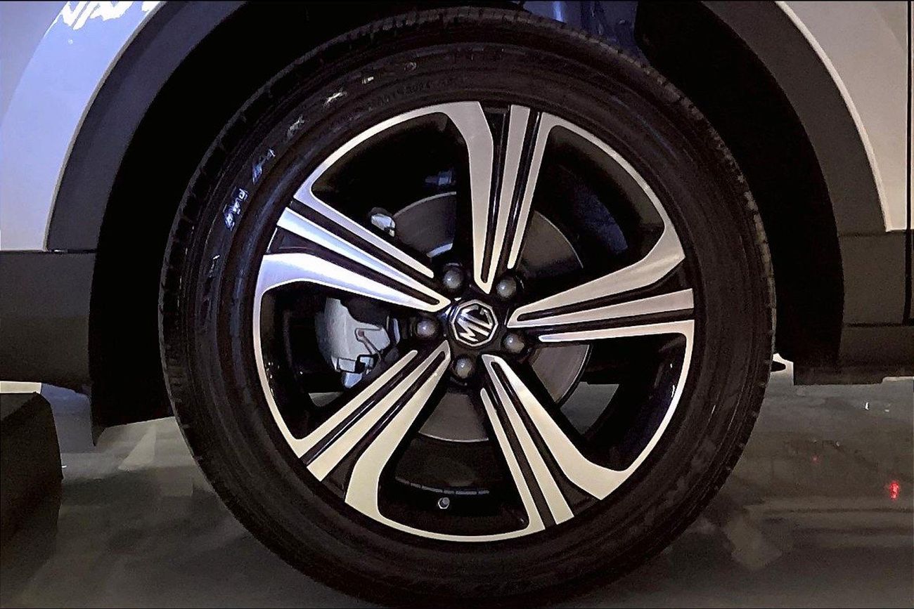 أم جي ZS Luxury | شامل الضمان | 0 ﺪﻔﻋﺓ ﺃﻮﻟﻯ