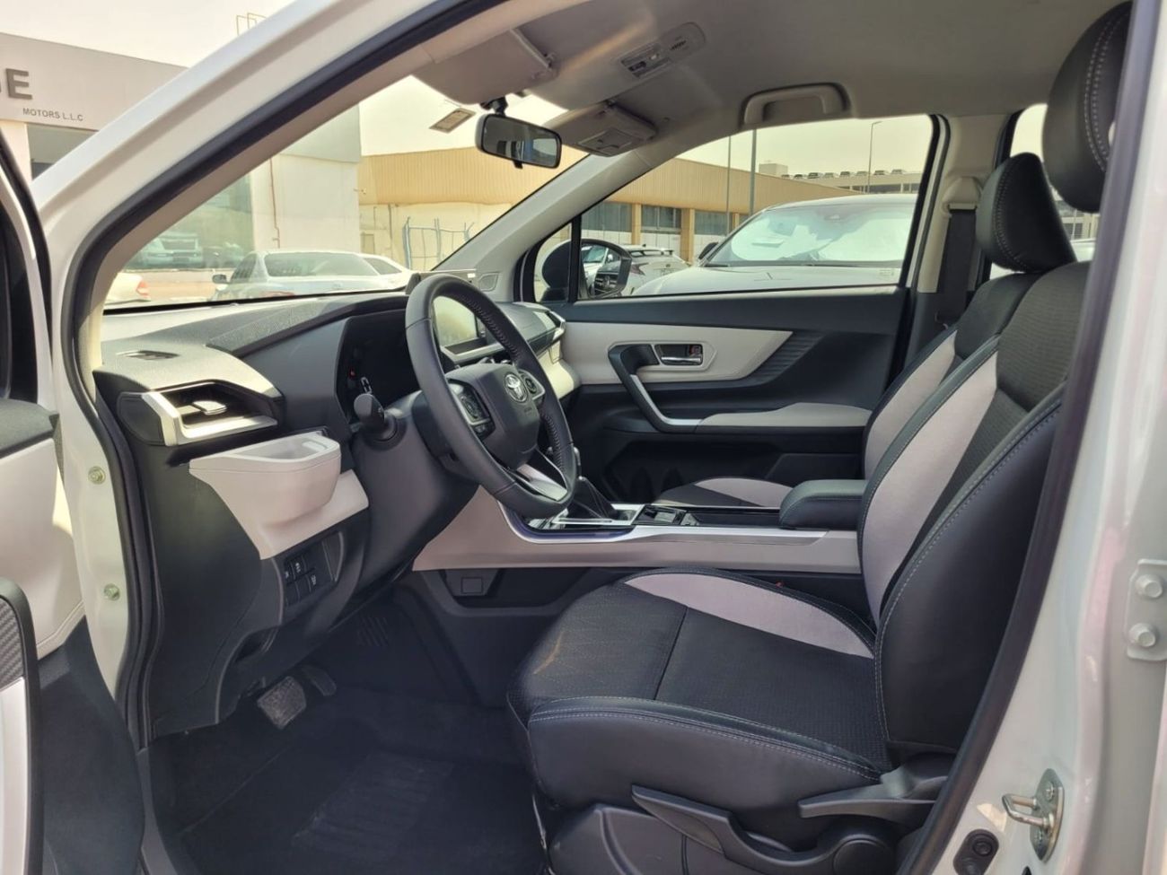 Toyota Veloz TOYOTA VELOZ 3YEARS WARRANTY FROM AL FUTTAIM