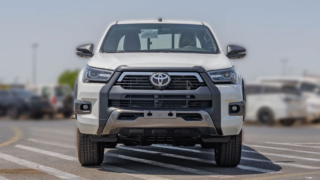 تويوتا هيلوكس SR5 2026 Toyota Hilux Adventure 4.0L AT Petrol (White)