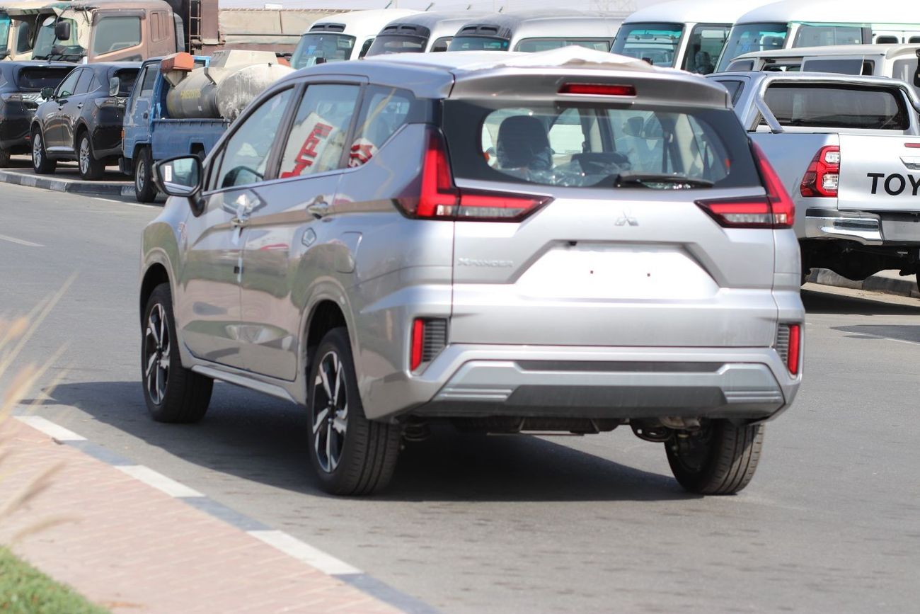 Mitsubishi Xpander Mid 1.5L Premium. Keyless Entry, Push Start, Monitor, Alloy Wheels, Model 2024