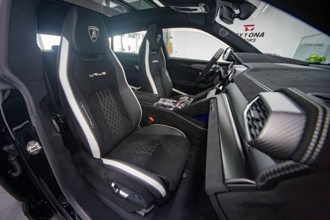 لامبورغيني اوروس 4.0T V8 Performante