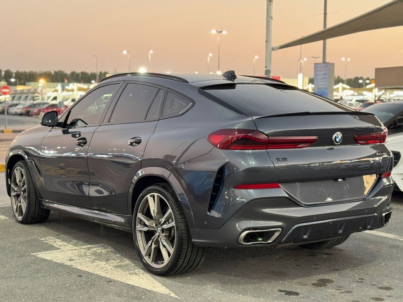 بي أم دبليو X6 M50i 4.4L