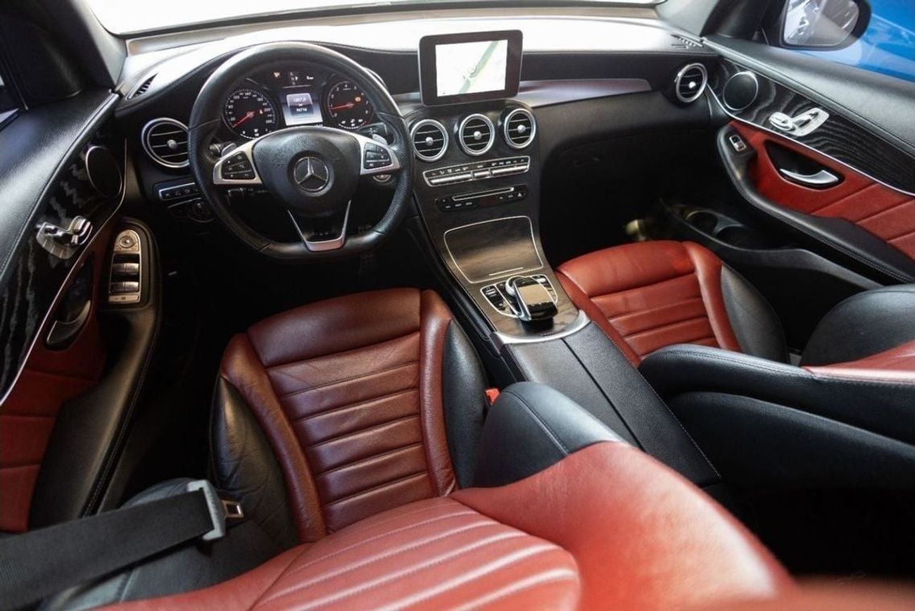 مرسيدس بنز GLC 250 AMG 2.0L Mercedes-Benz GLC250 Coupe AMG Night Package 2019 GCC under Warranty with Flexible Down-Pay