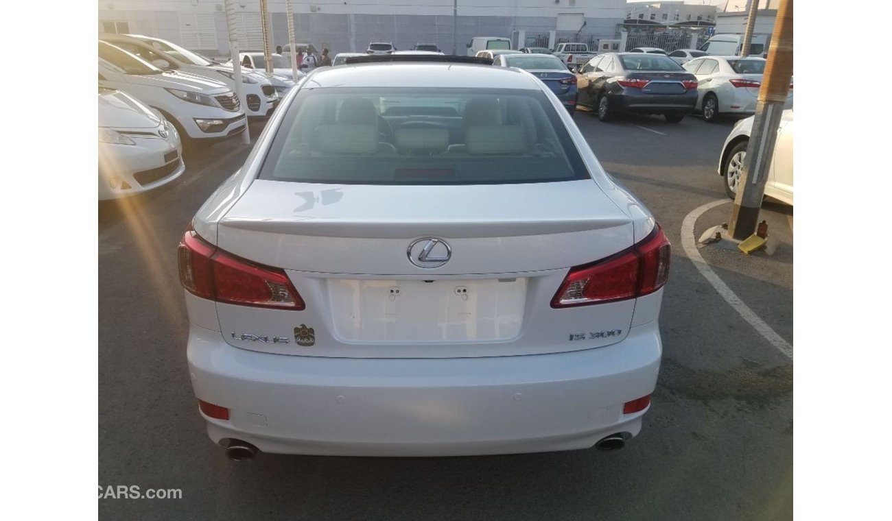 Lexus IS300 Lexus IS 300 GCC 2011 GCC without accident without dye in agency condition