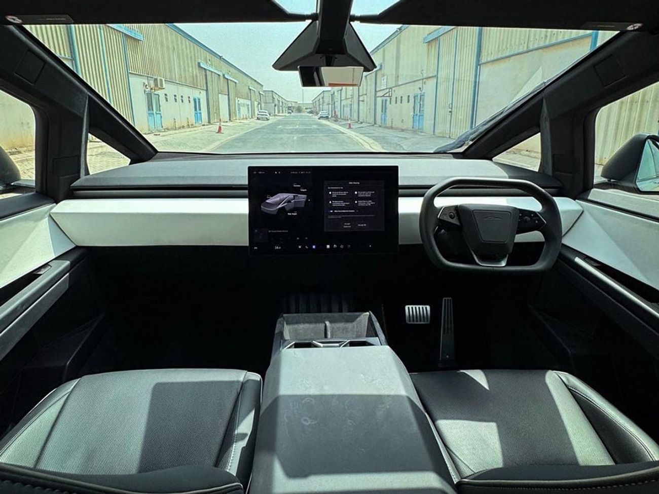 تسلا سايبرتراك AWD Foundation Edition, in RIGHT HAND DRIVE (EXPORT ONLY)