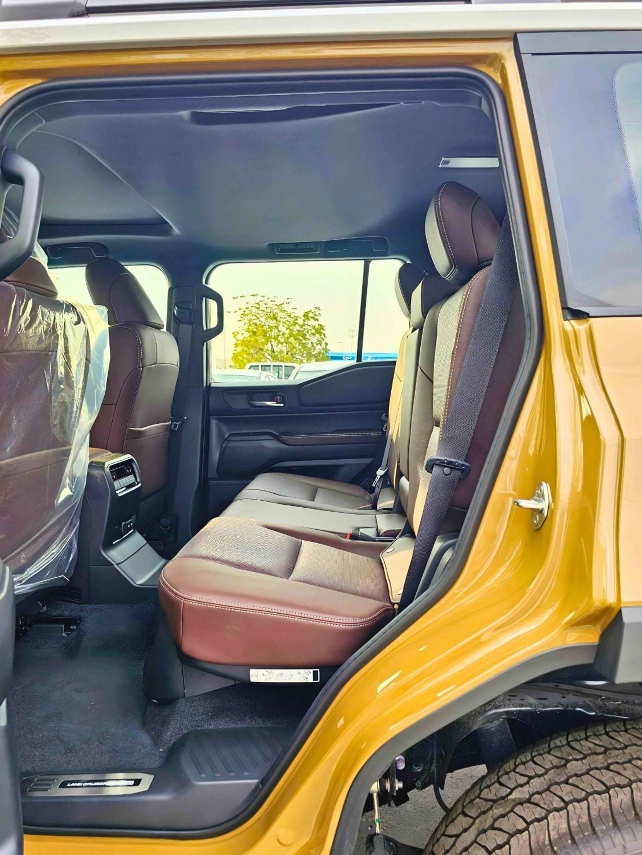 تويوتا برادو ADVENTURE TURBO DUAL TONE || 2.4L PETROL V4 | RADAR | 360*CAMERA | SUNROOF | LEATHER WITH PWR SEATS