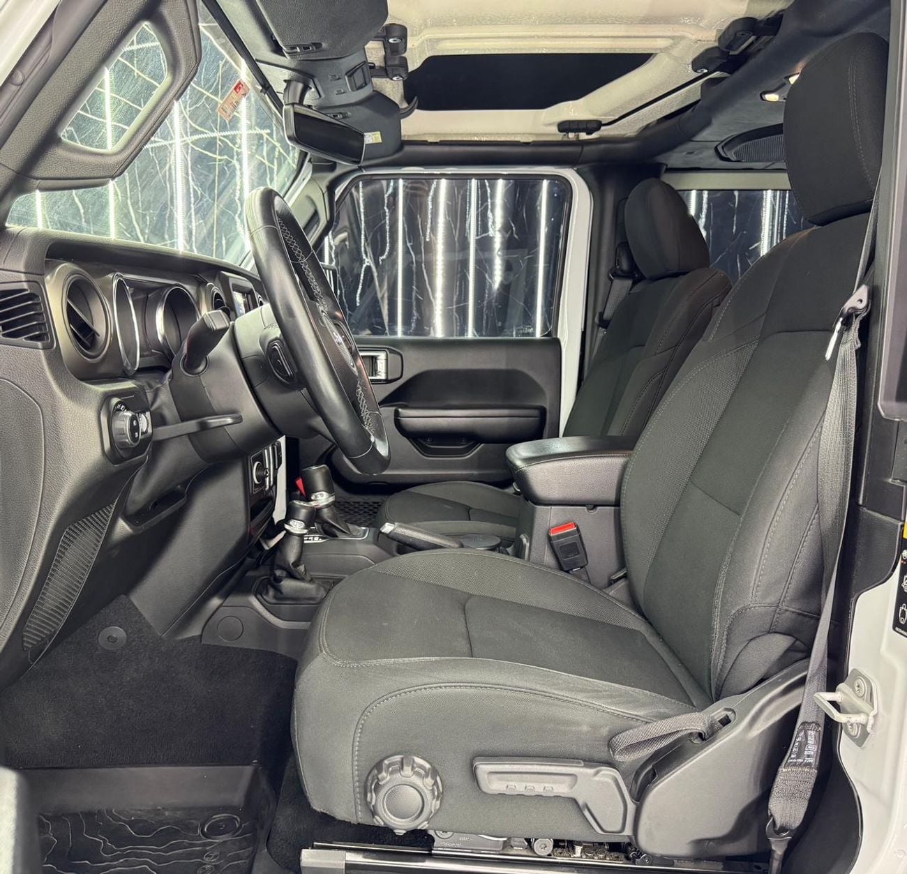 جيب رانجلر Sport 3.6L A/T (5 Seater)
