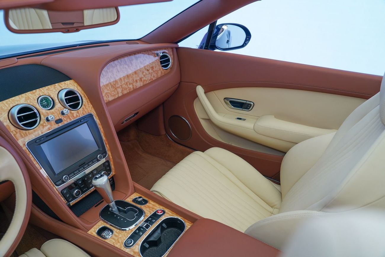 Bentley Continental GTC V8 s