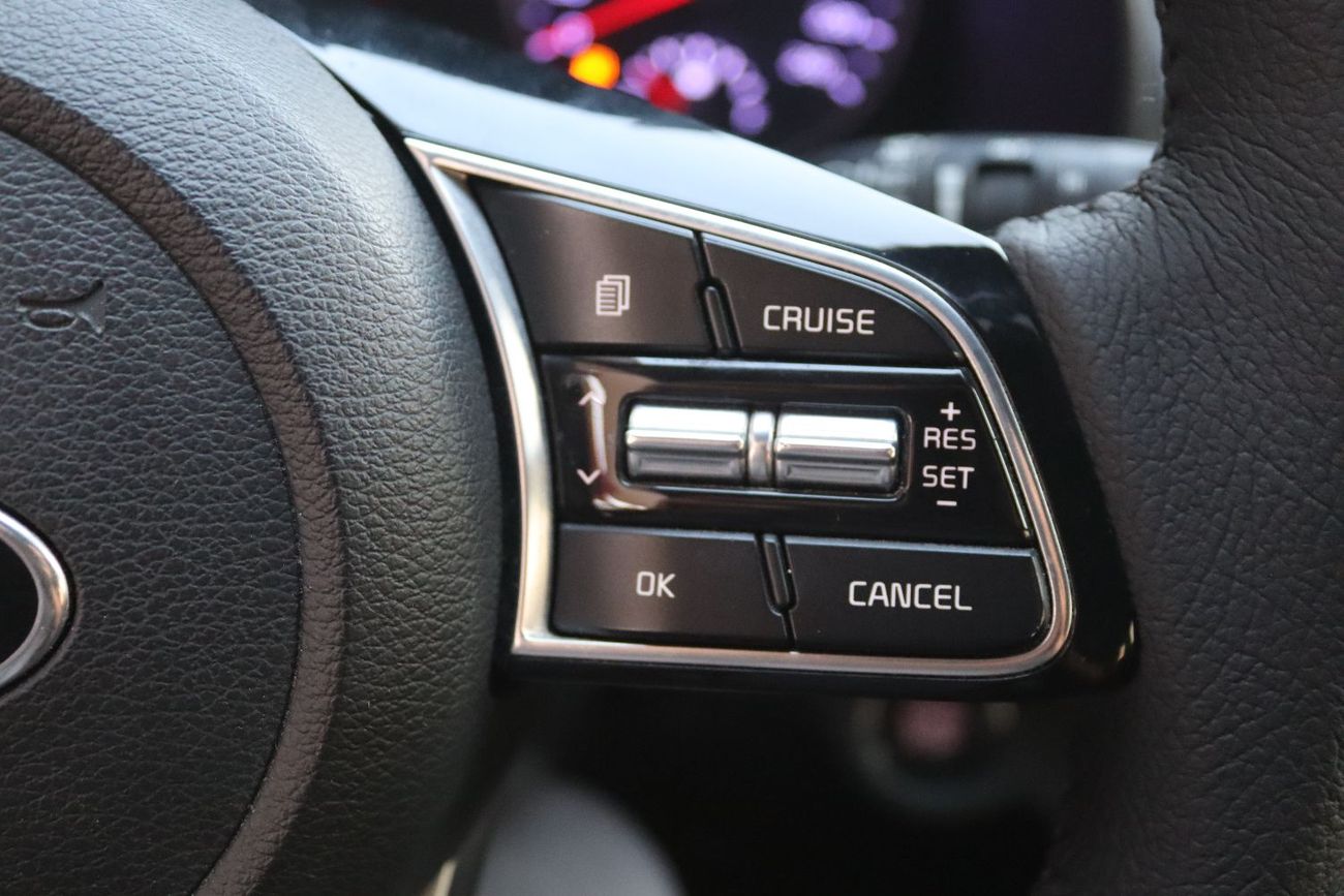 كيا سيراتو كيا سيراتو 2020  خليجى فل أوبشن  بحاله ممتازه ممشى 97000 كم بمحرك 1.6L- بسعر 38000 درهم