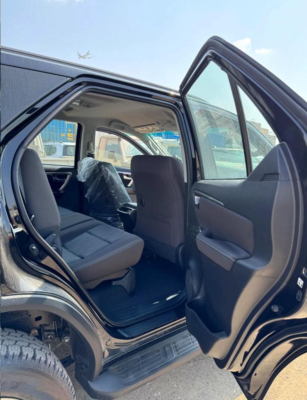 Toyota Fortuner TOYOTA FORTUNER 2.7L PETROL AUTO WD 2025