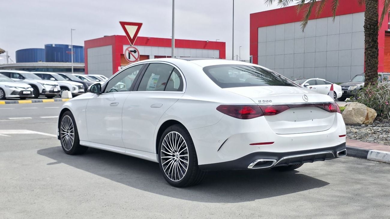 مرسيدس بنز E200 MERCEDES BENZ E200 | MID OPTION | OKM | 2024 | GCC