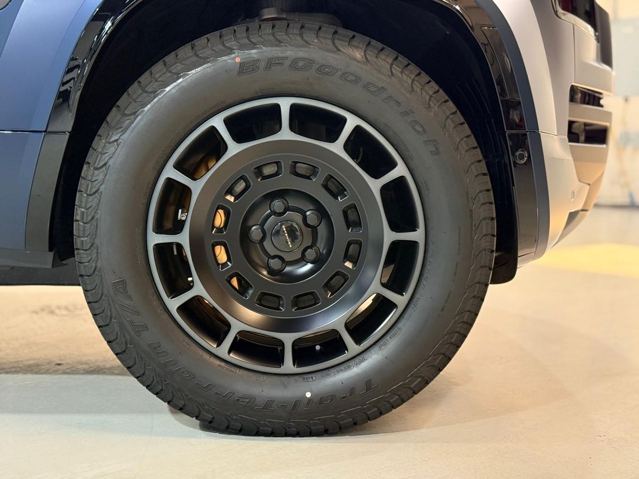 لاند روفر ديفندر 110 P635 OCTA V8 2026