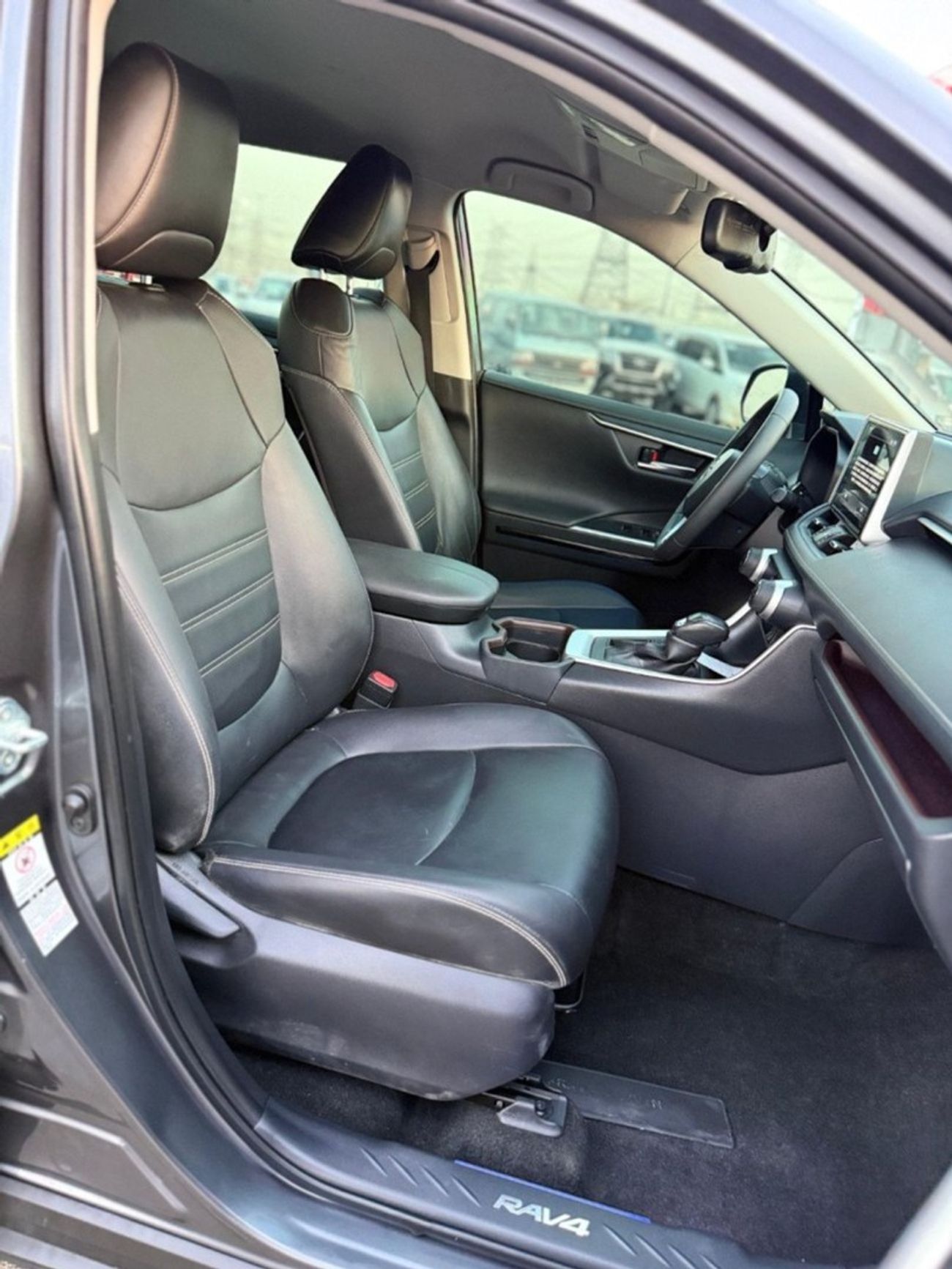 تويوتا راف ٤ Japan 2.0 L Full Option 360 camera,leather seats, power seat,head up display