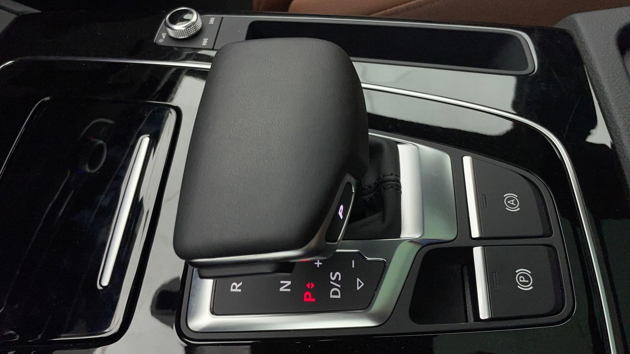 Audi Q5 45 TFSI Quattro S Line 2.0L (252 HP) 2025 S LINE | AED 2927/Month | 0 DP | 30 Day Return | Warranty