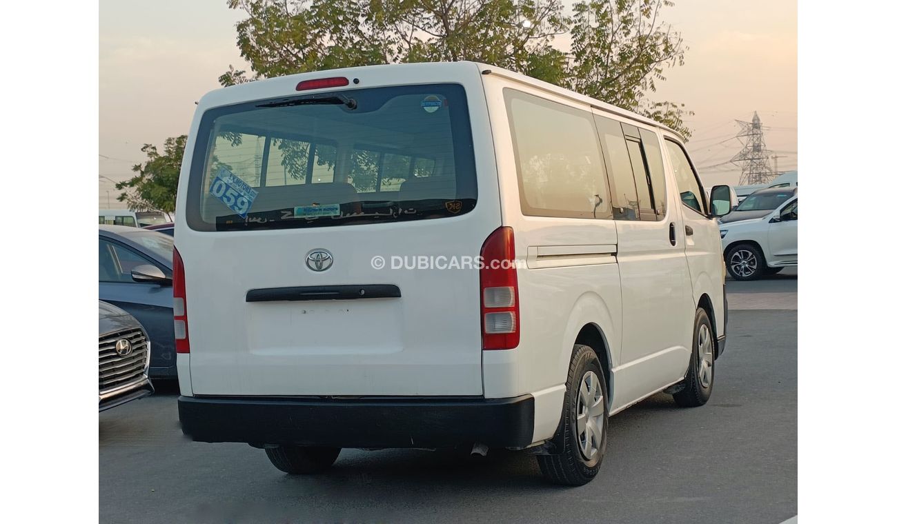 Toyota Hiace HIACE PASSENGER VAN / DIESEL / (LOT # 5006883)
