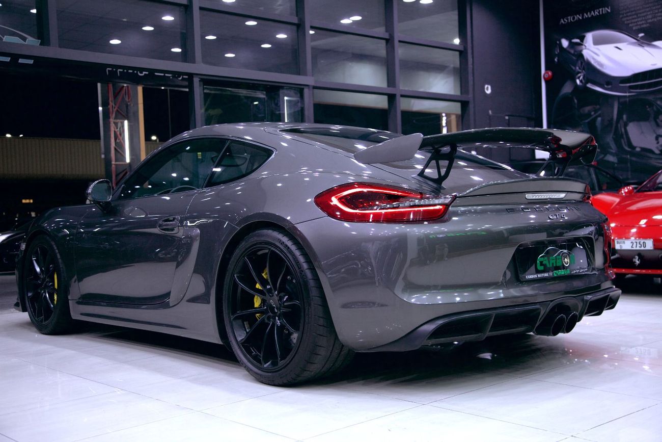 Porsche 718 Cayman GT4 4.0L (420 HP) M/T