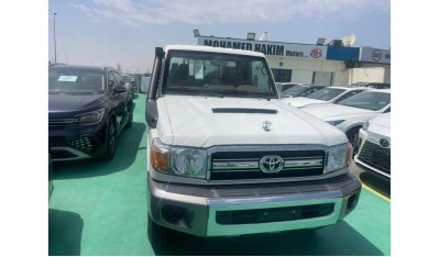 Toyota Land Cruiser Pick Up v8 single cap