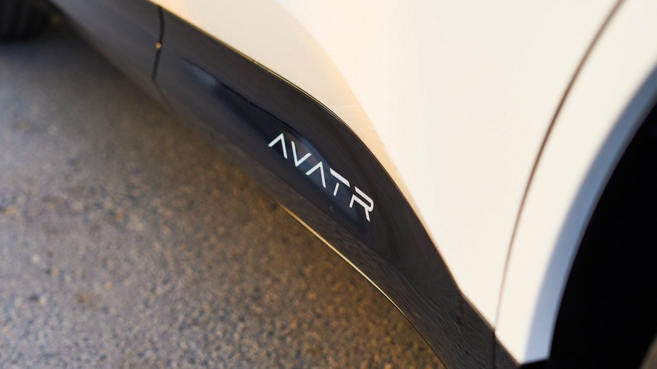 أفاتر 11 Premium AWD