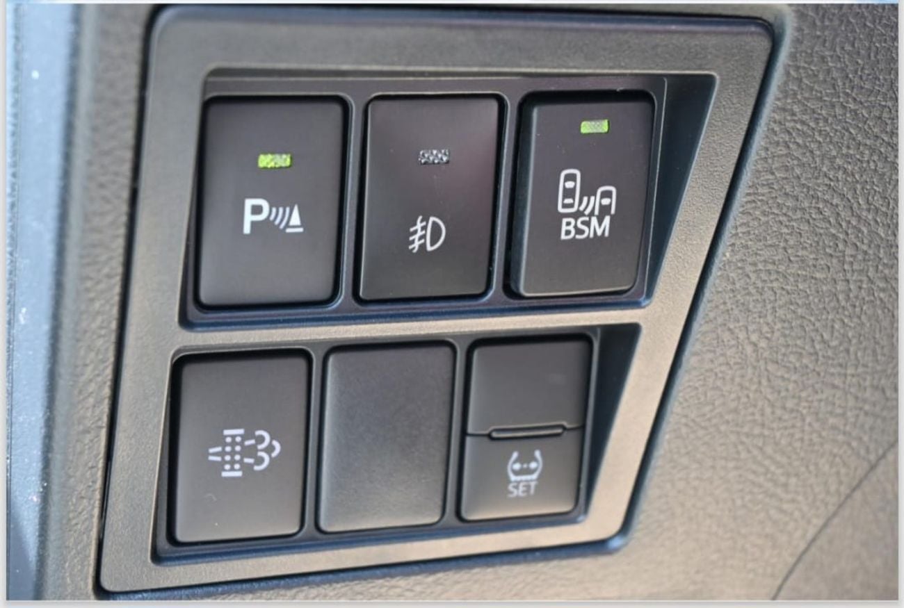 تويوتا هيلوكس Toyota Hilux Pic up DC AT 4WD 2.8L Diesel SR5- 2026 - White