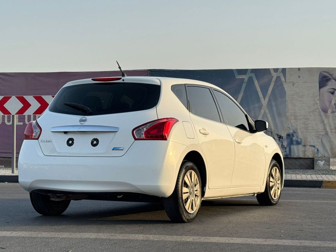 Nissan Tiida S 1.6L Sedan Hatchback Perfect inside and out