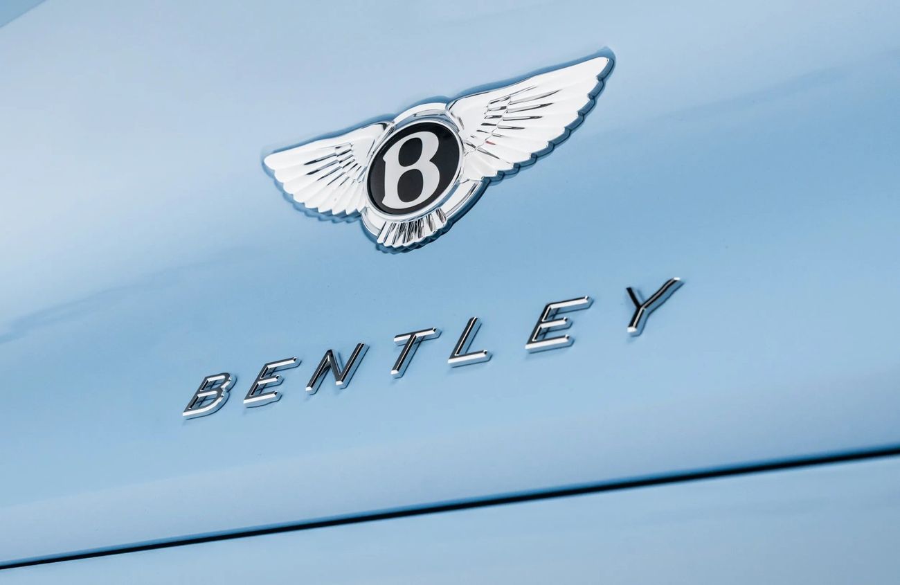 بنتلي كونتيننتال 4.0L V8 Twin-Turbocharged Engine + eMotors