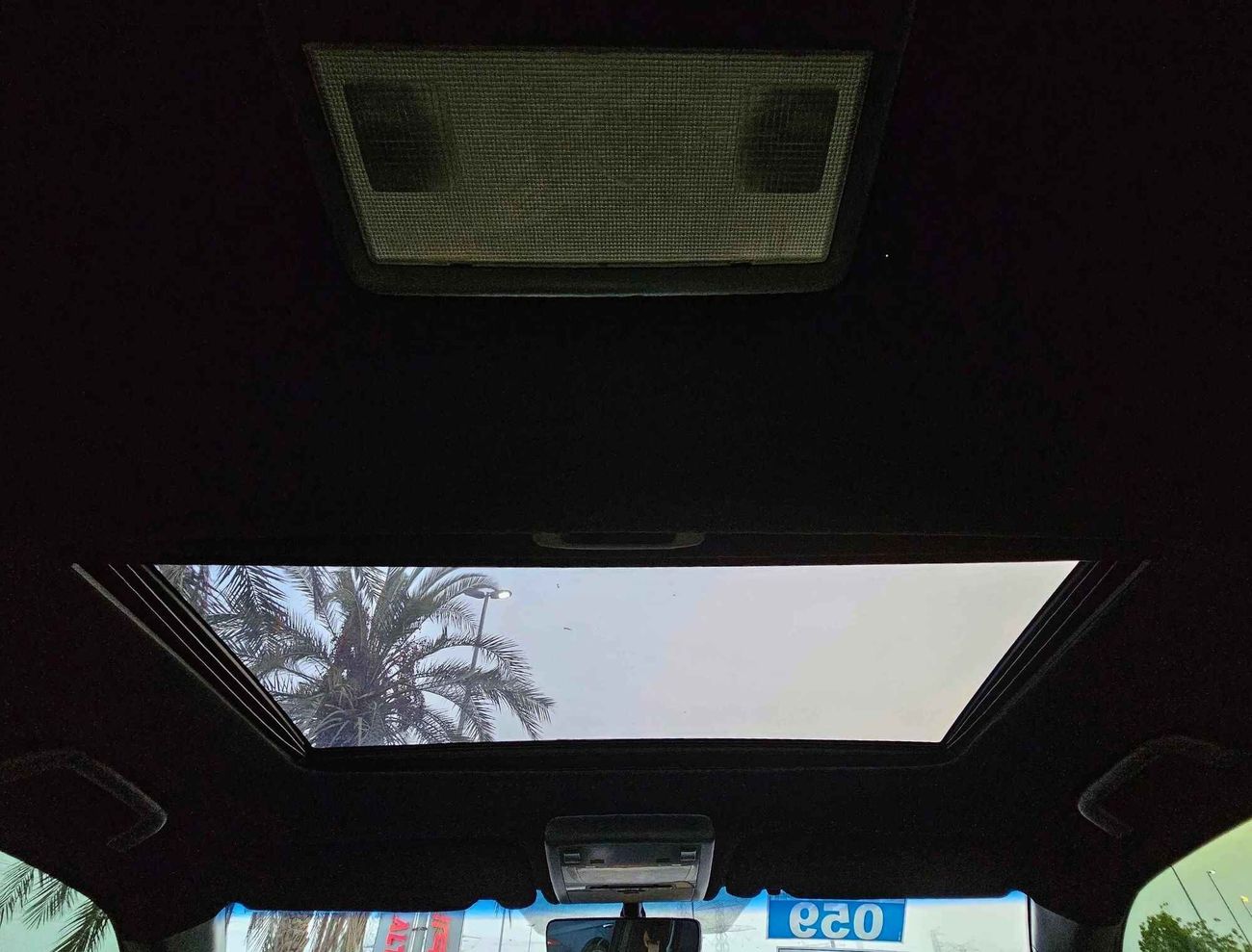 تويوتا لاند كروزر GXR V6 4WD/  INTERIOR UPGRADE/ LOW  MILEAGE/ MINT CONDITION/ LOT#48220