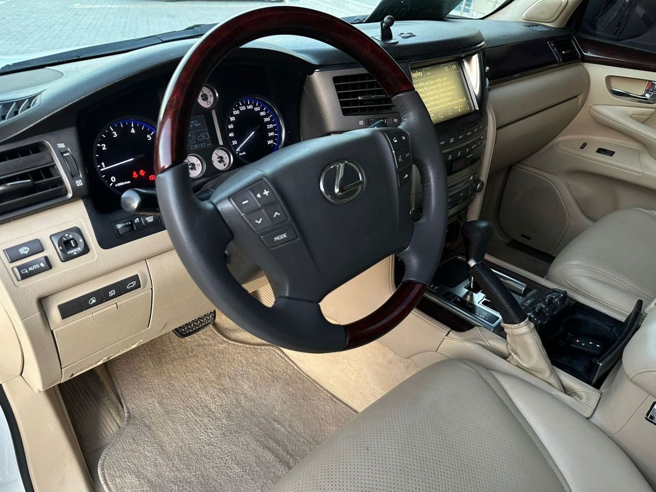Lexus LX 570 لكزس LX570 خليجي 2009