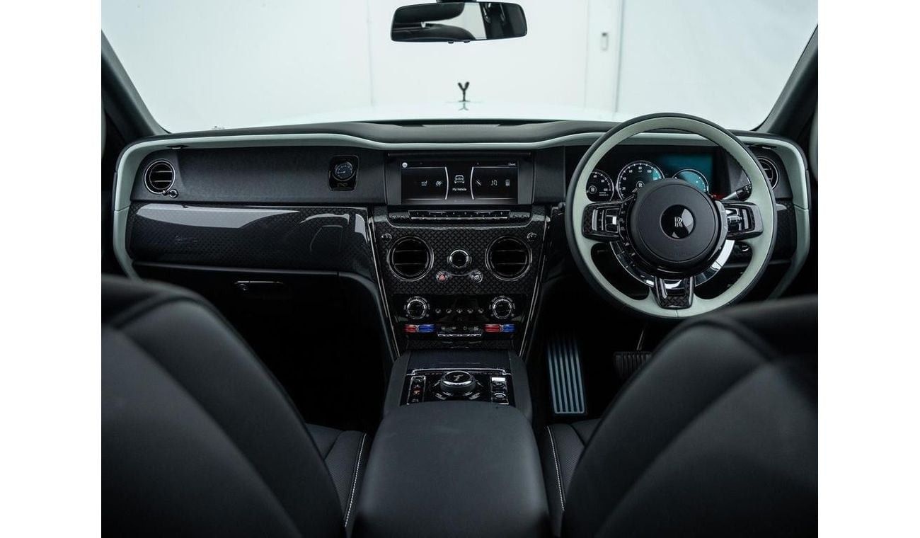 رولز رويس كولينان 6.75 V12 Black Badge RIGHT HAND DRIVE