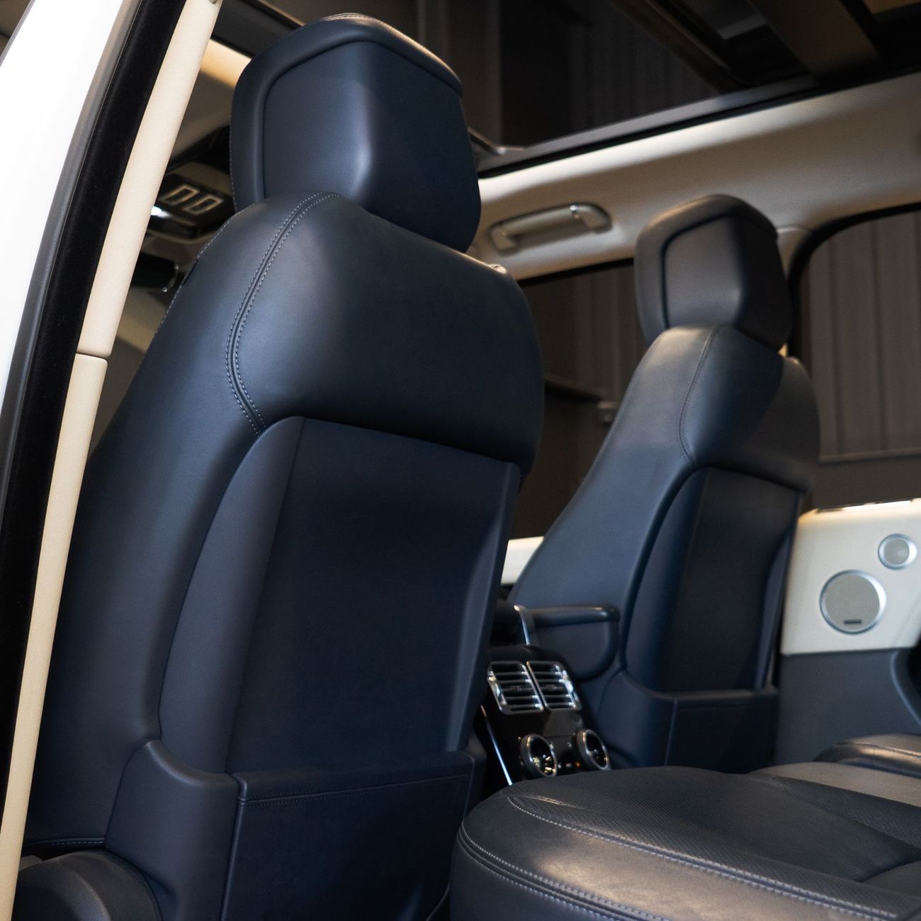 لاند روفر رينج روفر AED 2,682 pm • 0% Downpayment • Range Rover Vogue • 1 Year Warranty