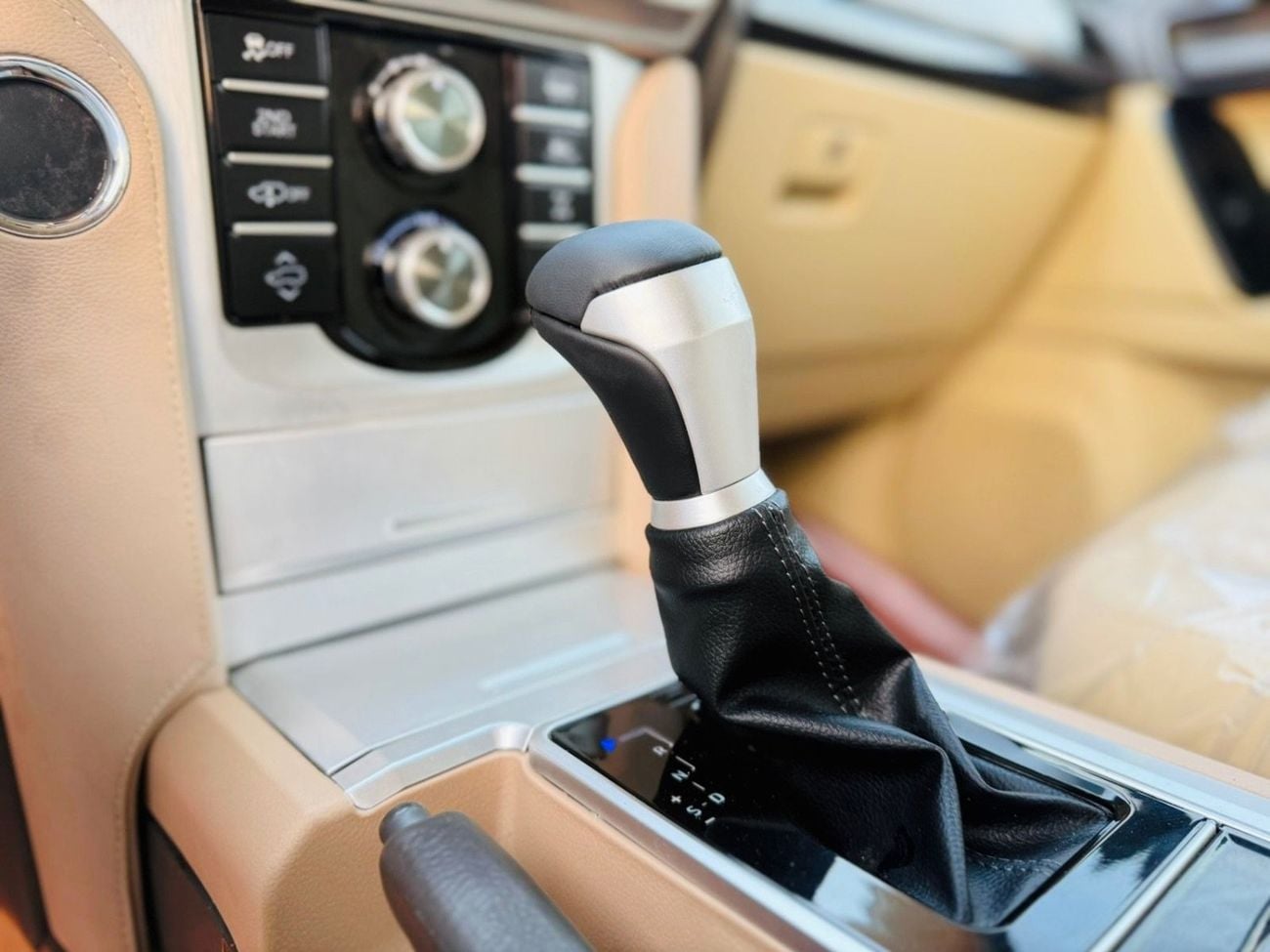 تويوتا برادو TX-L 2.7L (271 HP)