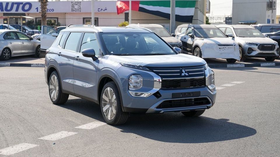 Mitsubishi Outlander - фото 1