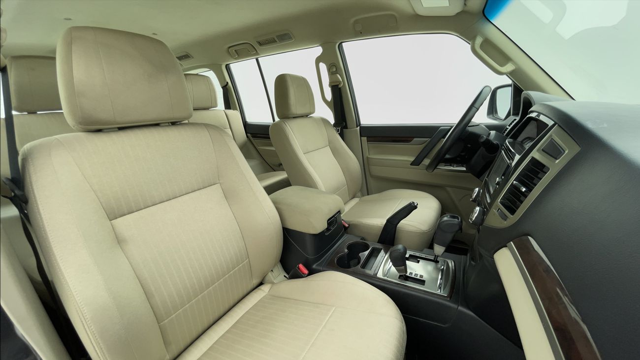 ميتسوبيشي باجيرو GLS LOW LINE 3.5 | بدون دفعة مقدمة | اختبار قيادة مجاني للمنزل