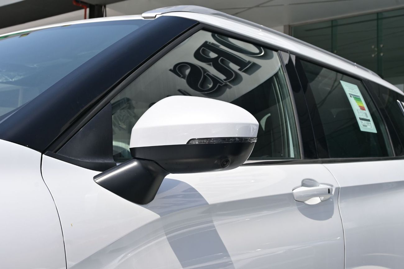 Mitsubishi Outlander Mitsubishi Outlander P-Line 2.5L Petrol 4WD, Model 2025, Color White