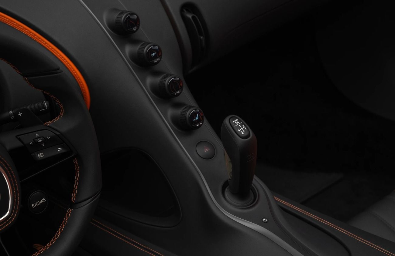 بوغاتي Mistral 8.0L W16 Quad-Turbocharged Engine
