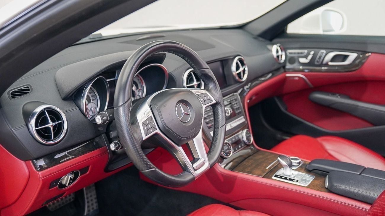 Mercedes Benz SL500 Std 4.7L UAE's Very Best Example