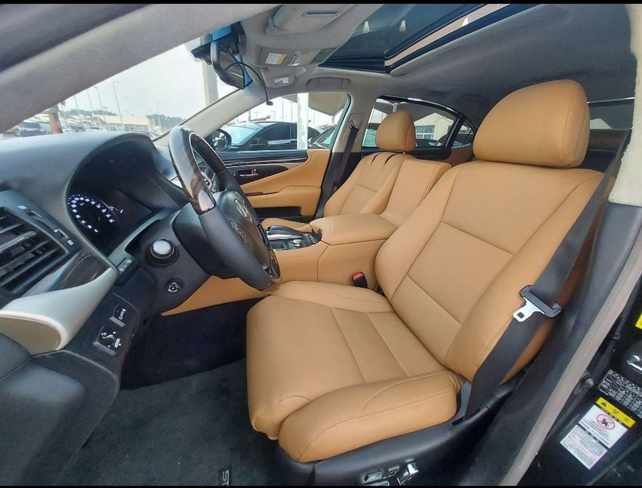 Lexus LS460 Premier SWB 4.6L (375 HP)