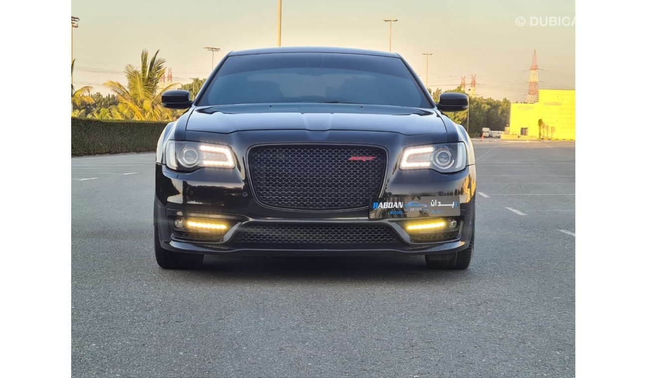 كرايسلر 300C كرايزلر 2015 خليجي  6.4 SRT8  فل ابشن بحالة جيدة