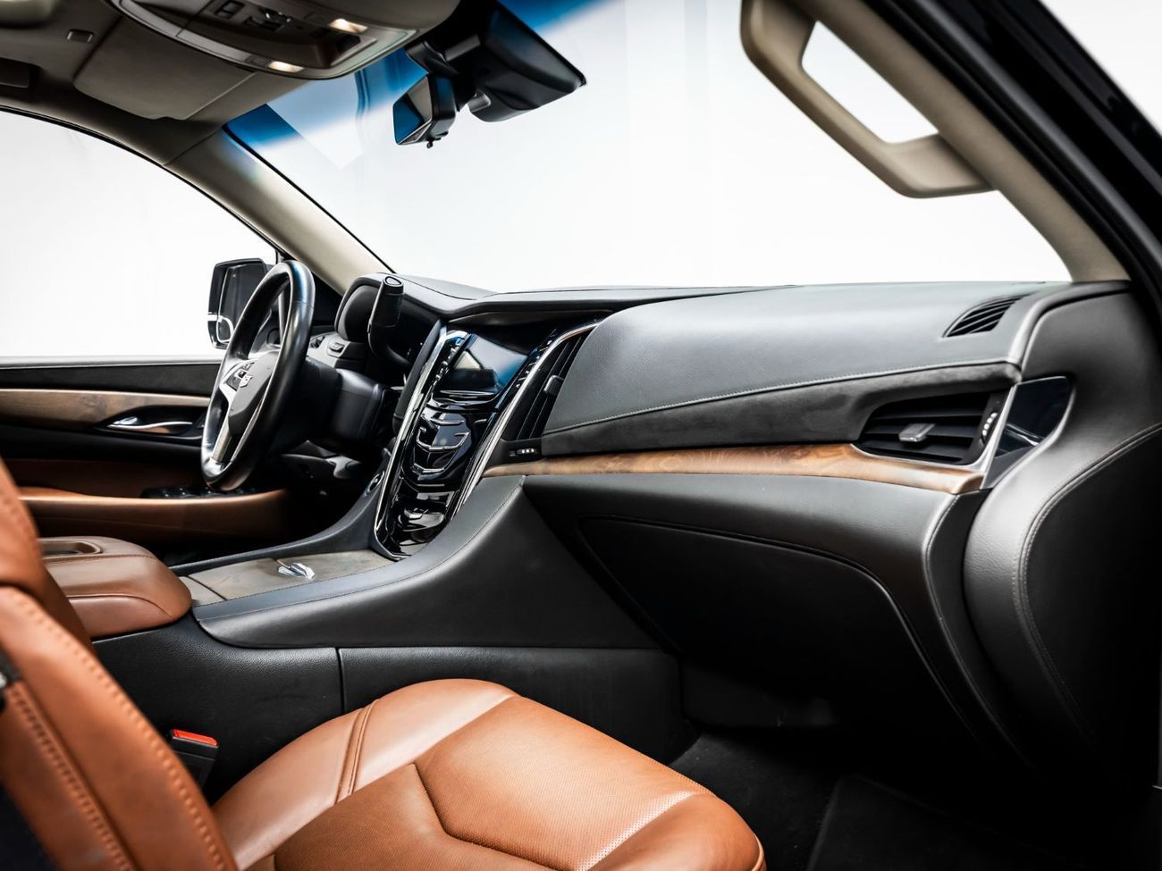 Cadillac Escalade Std 6.2L 2017 Cadillac Escalade, 1 Year Warranty, Full Service History, Low KMs, GCC