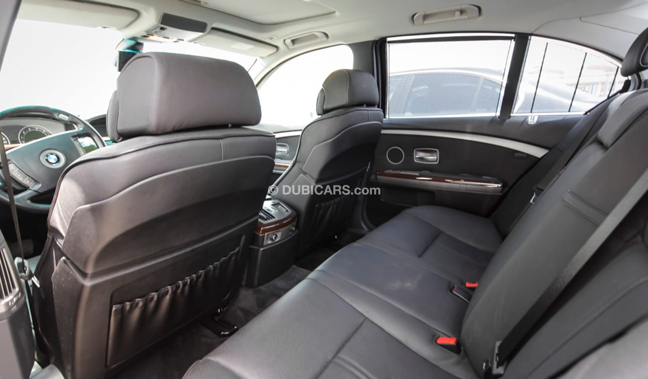 بي أم دبليو 735 Li