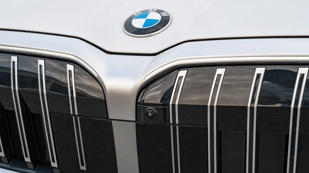 بي أم دبليو 530i 2026 | BMW 5 SERIES 530LI LEADING M SPORT PACKAGE [ EXPORT ONLY ]